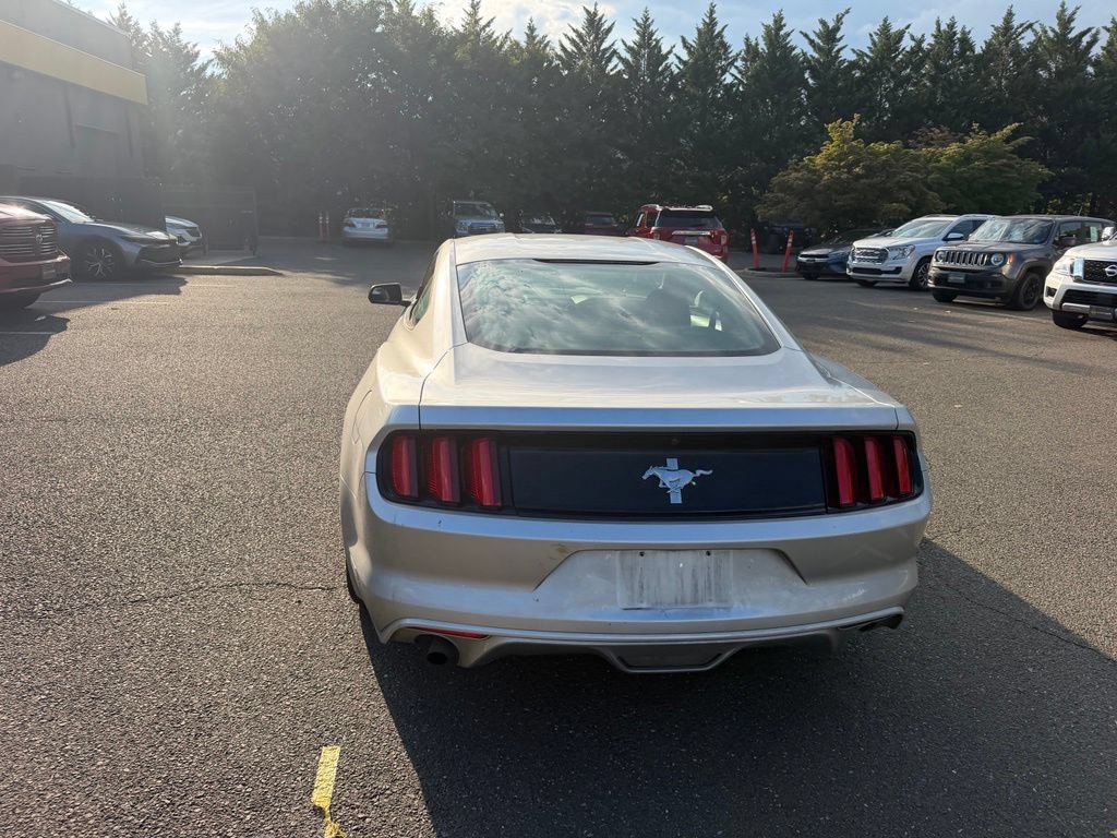 Used 2015 Ford Mustang Coupe RWD image 7