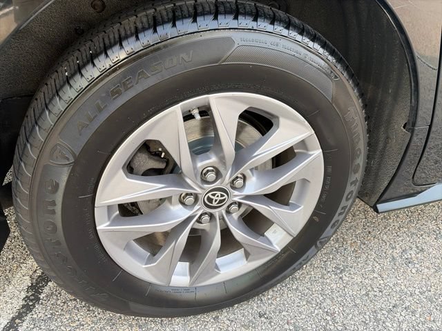 Used 2021 Toyota Sienna XLE w/ XLE Plus Package AWD/4WD image 14