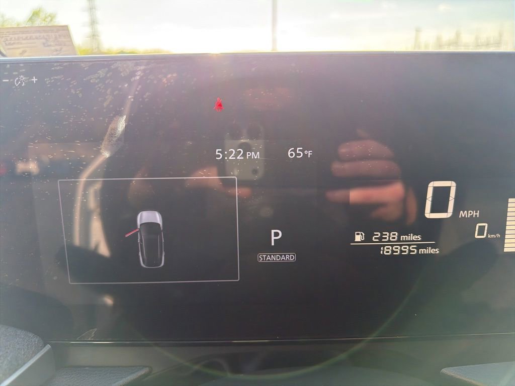 Used 2025 Nissan Kicks SV w/ SV Premium Package image 11