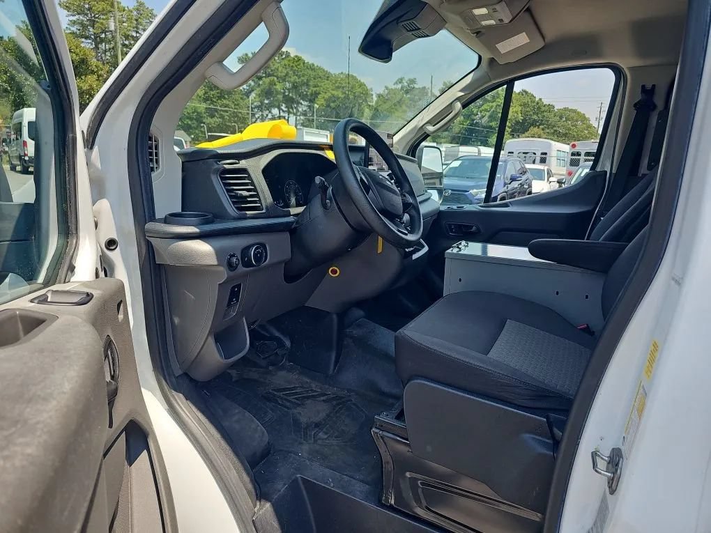Used 2021 Ford Transit 150 Low Roof RWD image 10