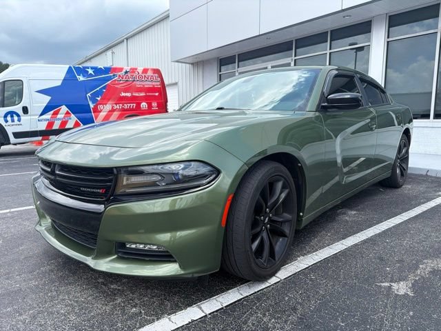 Used 2018 Dodge Charger SXT Plus w/ Blacktop Package RWD image 1