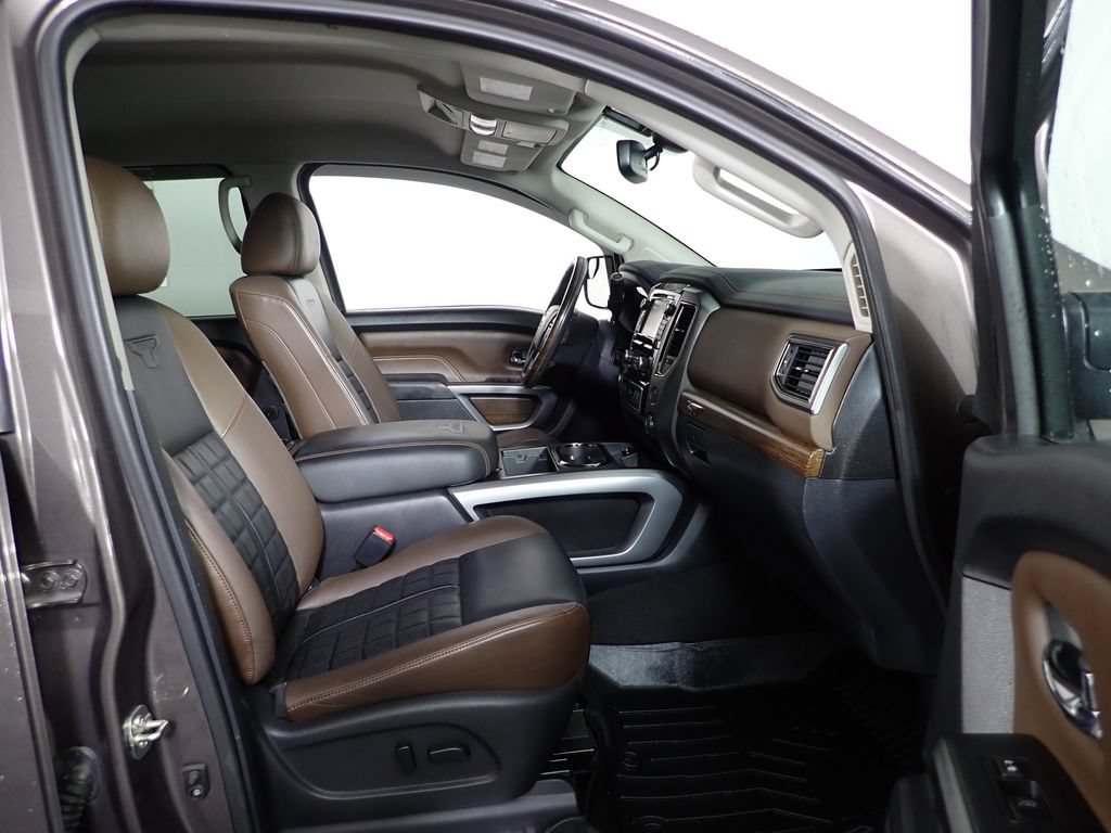 Used 2017 Nissan Titan Platinum Reserve RWD image 40