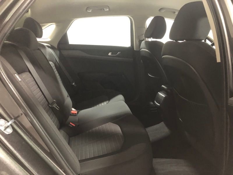 New 2025 Kia K5 LXS image 10