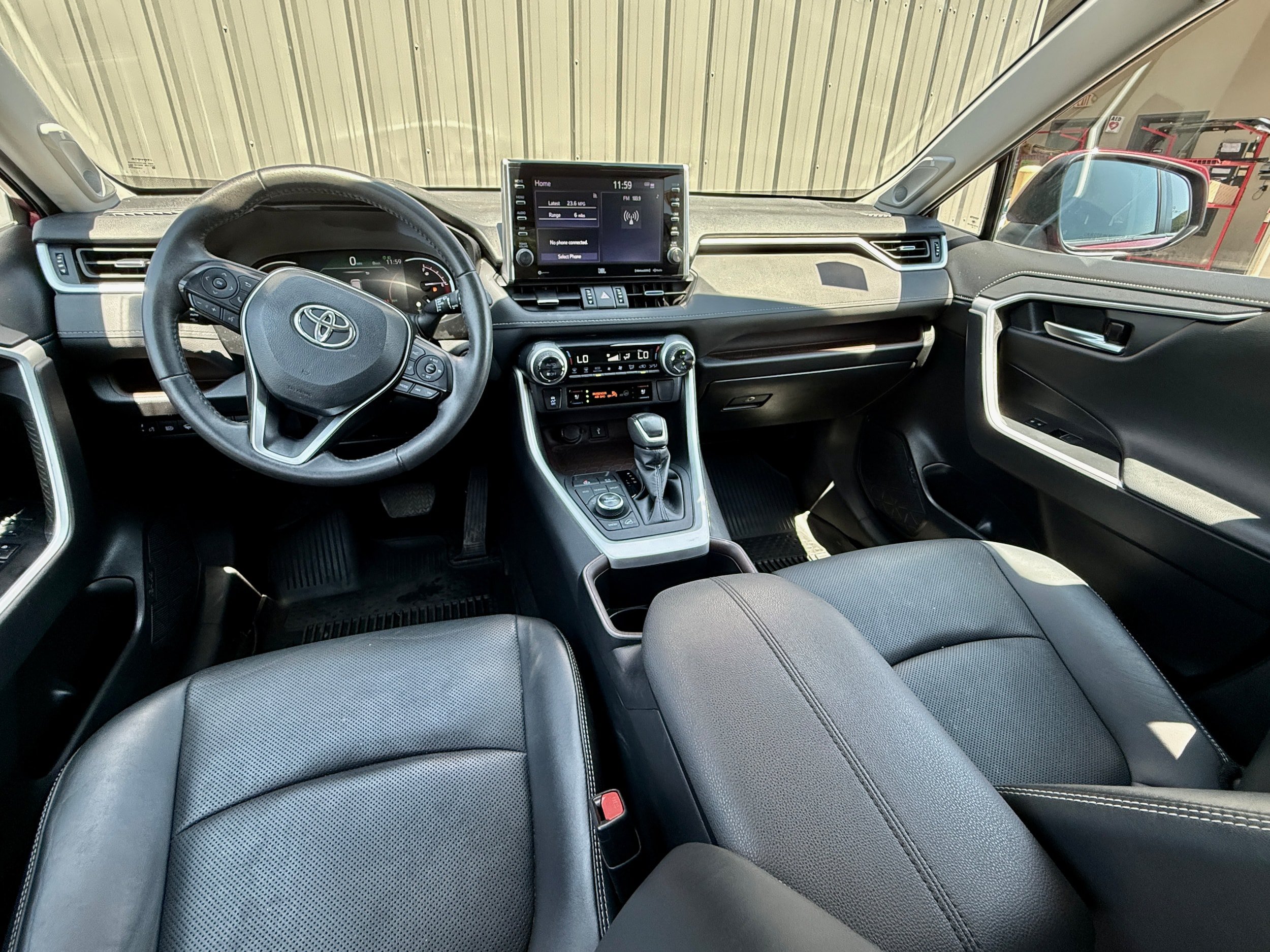 Certified 2022 Toyota RAV4 Limited w/ Limited Grade Weather Package AWD/4WD image 4