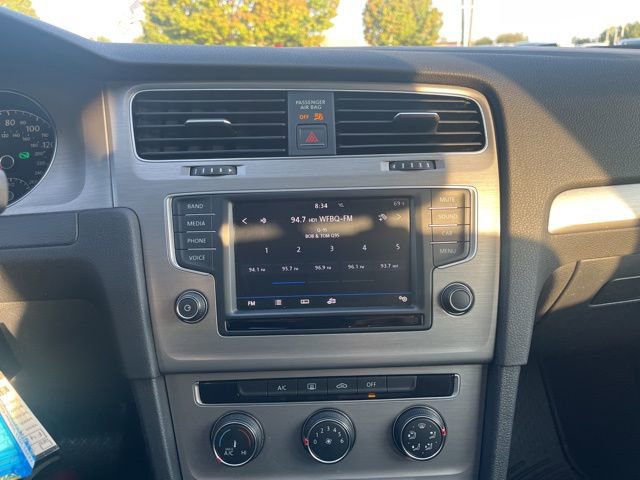 Used 2017 Volkswagen Golf SEL image 18