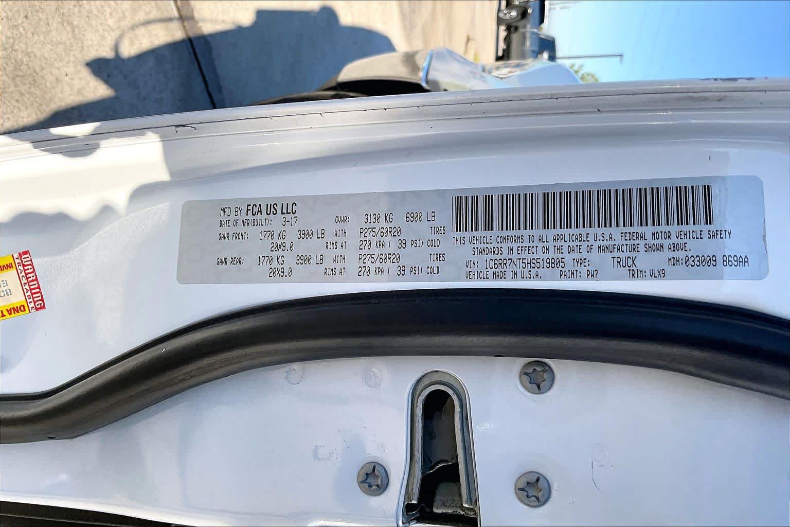 Used 2017 RAM 1500 Laramie AWD/4WD image 37