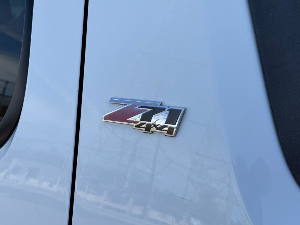 Used 2010 Chevrolet Avalanche LT w/ Suspension Package, Off-Road AWD/4WD image 14