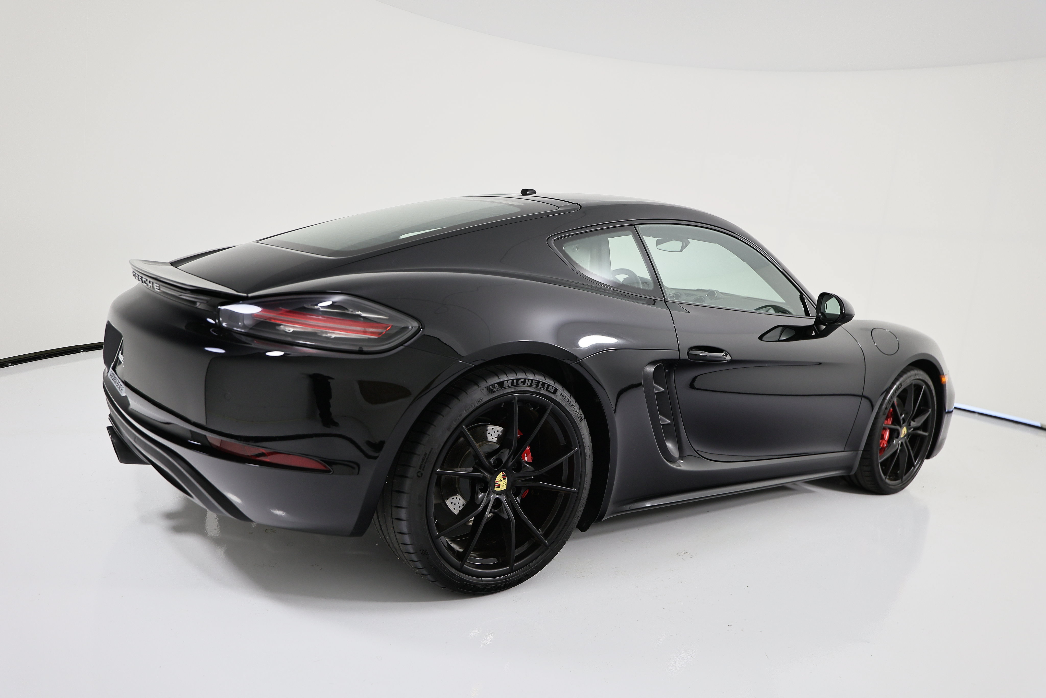 Certified 2024 Porsche 718 Cayman S RWD image 7