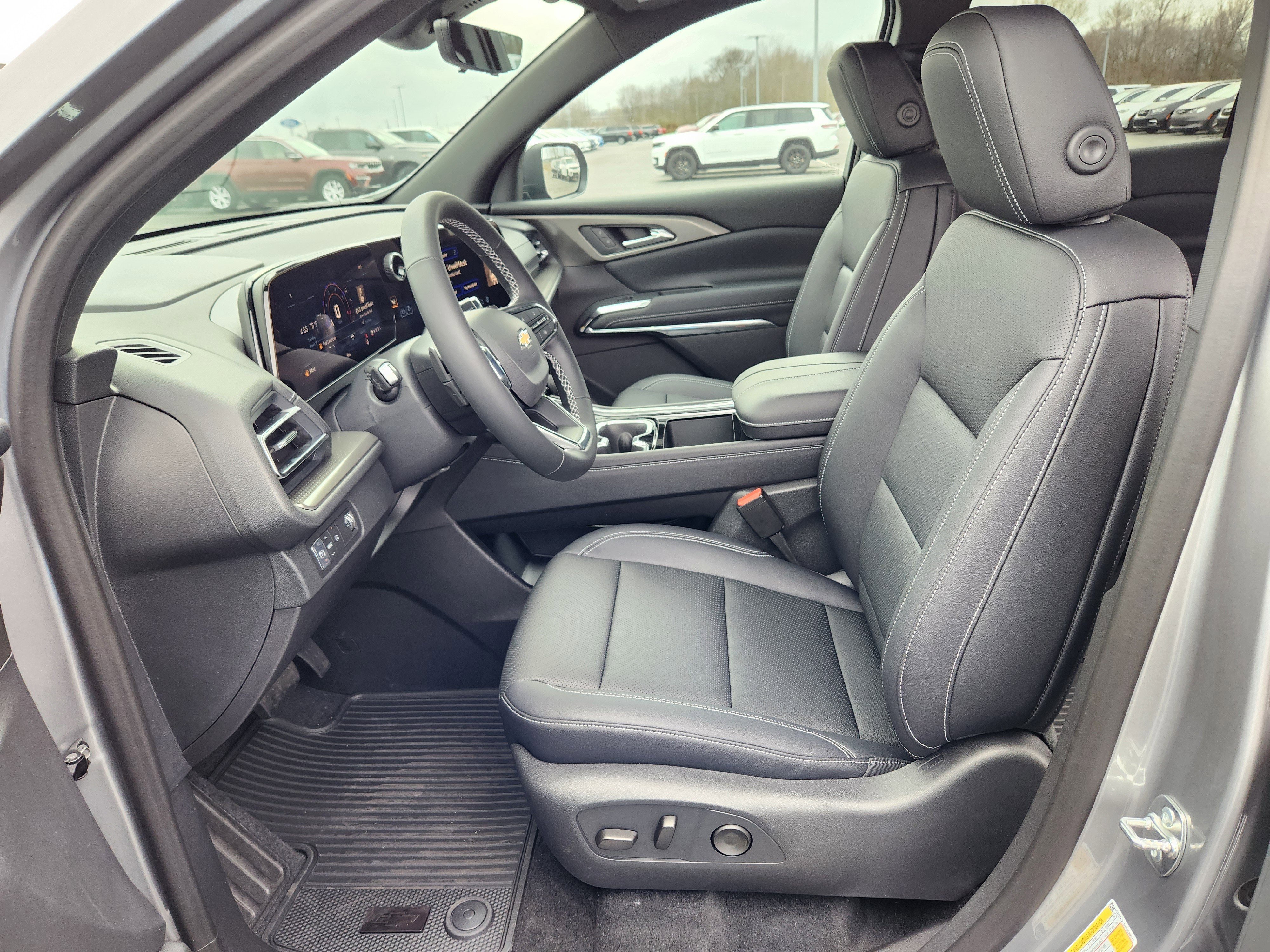 New 2026 Chevrolet Traverse LT w/ Driver Confidence Package image 10