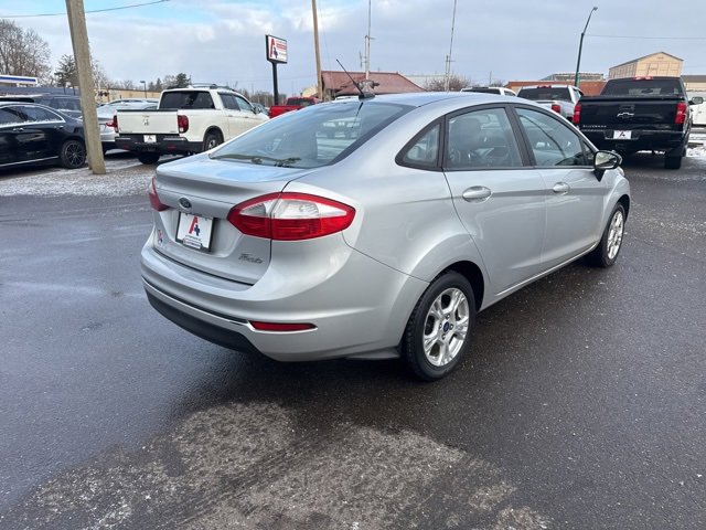 Used 2016 Ford Fiesta SE w/ Cold Weather Package image 4