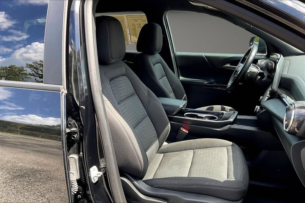Used 2025 Chevrolet Equinox LT FWD image 31