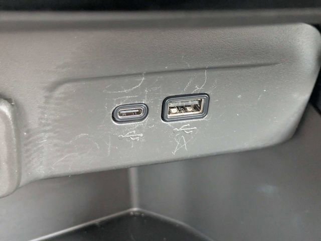 Used 2025 Chevrolet Trax LT FWD image 19
