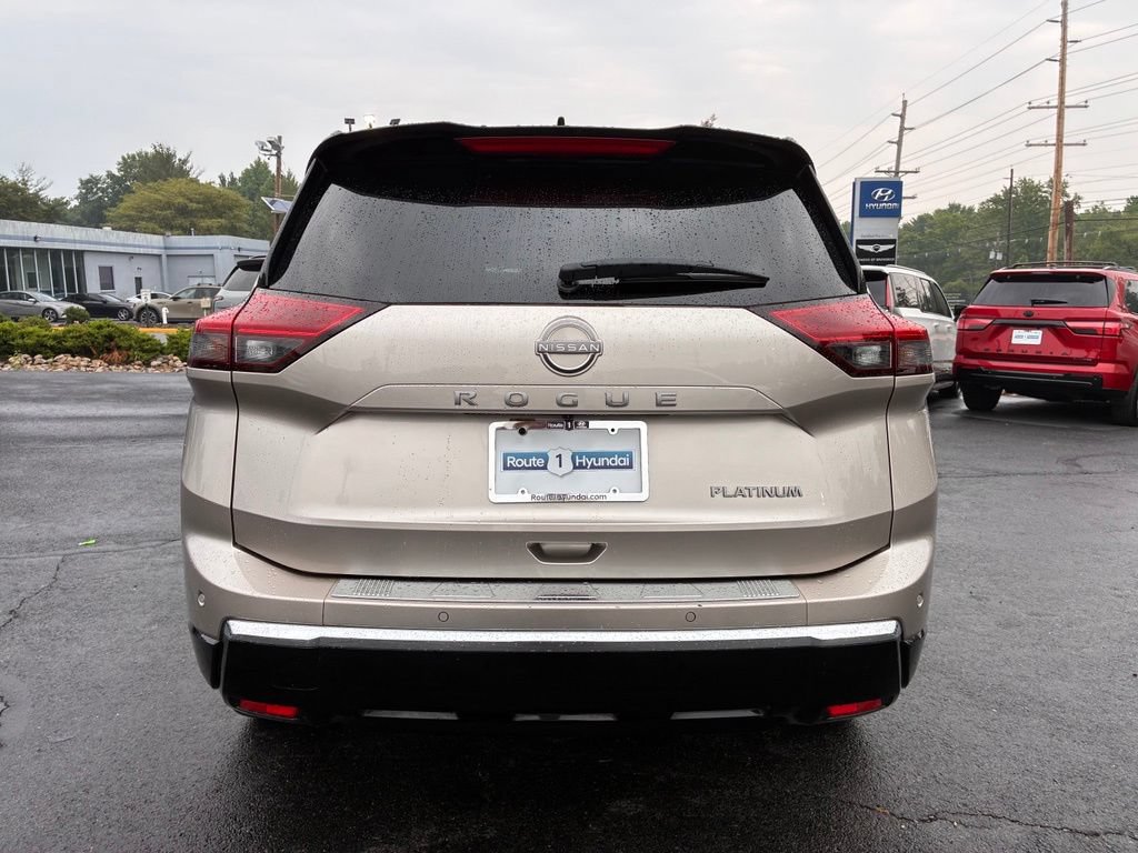 Used 2024 Nissan Rogue Platinum FWD image 6