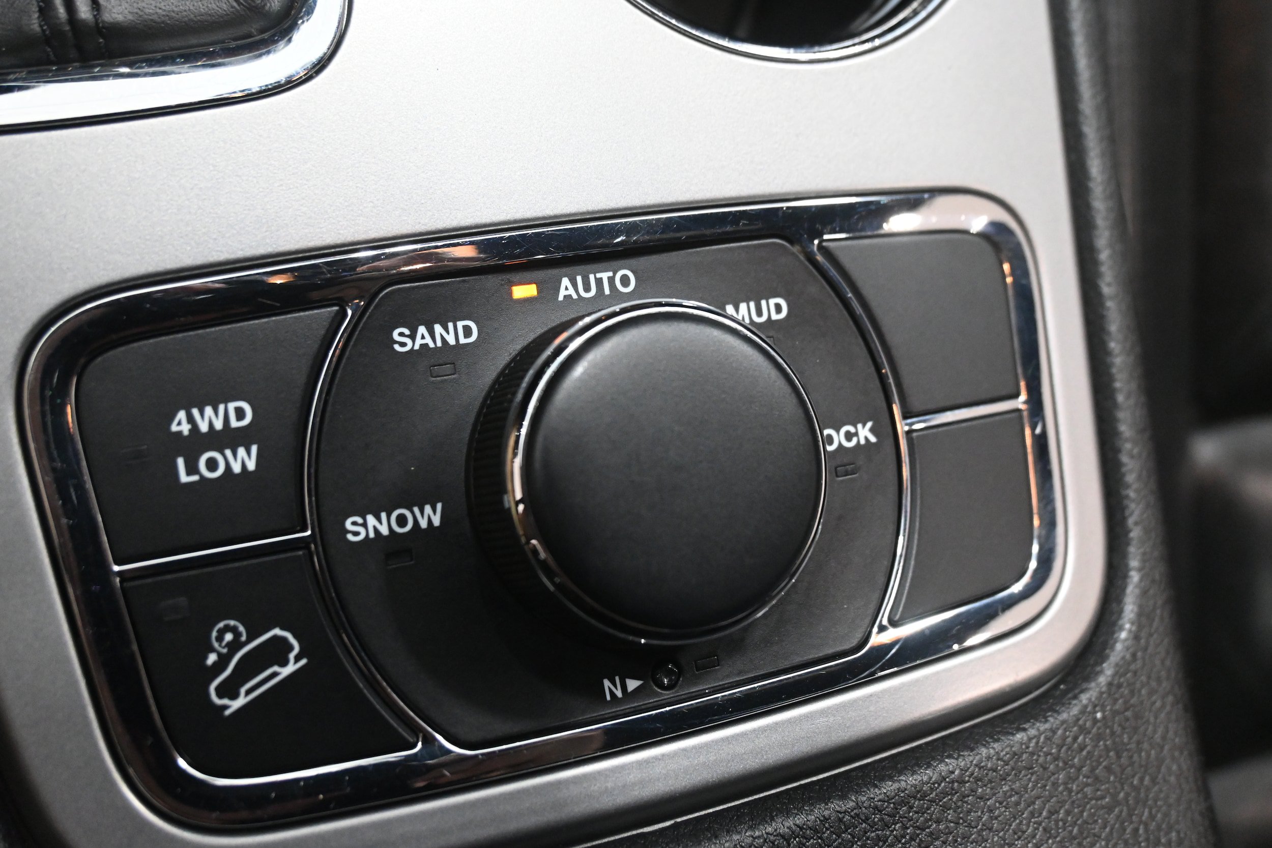 Used 2021 Jeep Grand Cherokee Limited AWD/4WD image 14