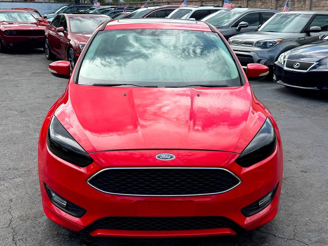 Used 2015 Ford Focus SE w/ SE Ecoboost Package FWD image 10
