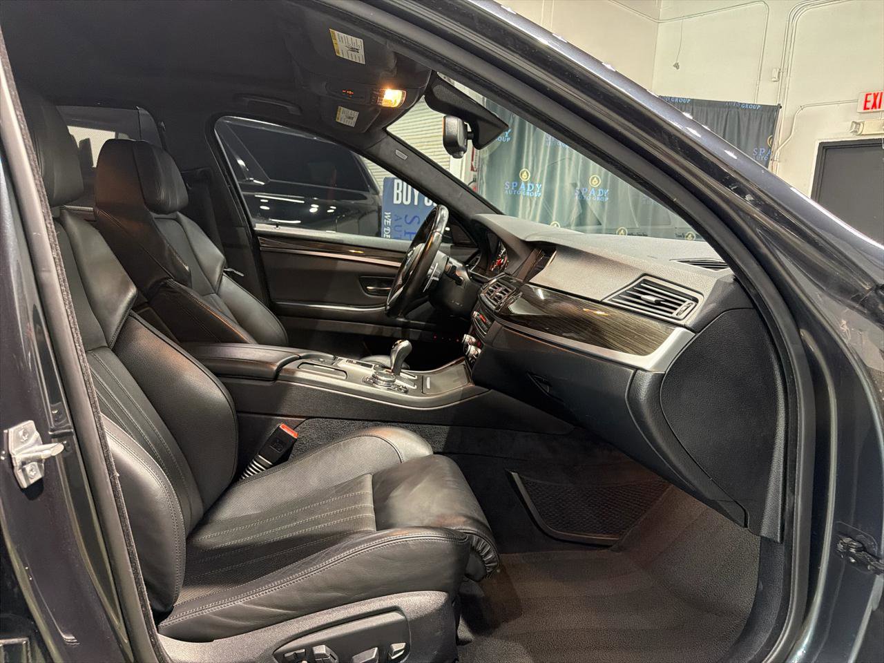 Used 2016 BMW M5 RWD image 30
