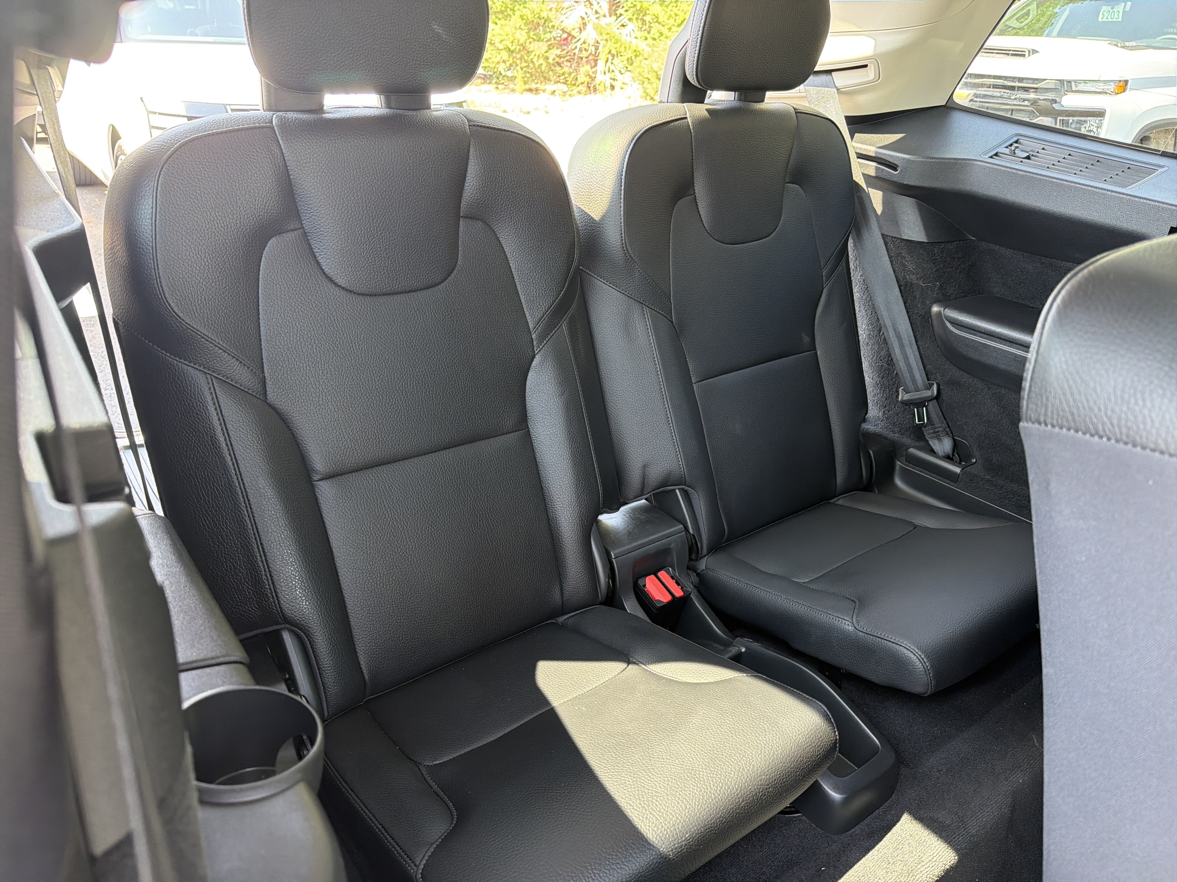 Used 2021 Volvo XC90 T6 Momentum w/ Advanced Package AWD/4WD image 33