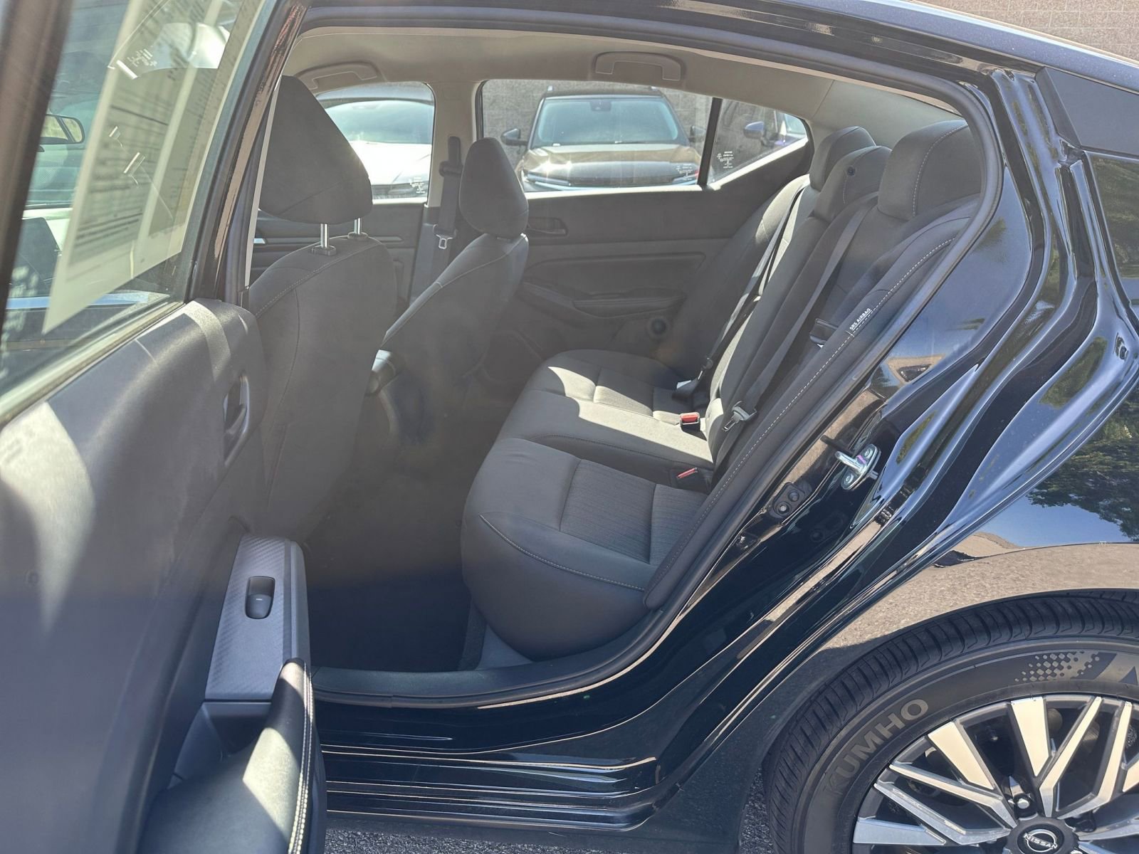 Used 2025 Nissan Altima 2.5 SV FWD image 25