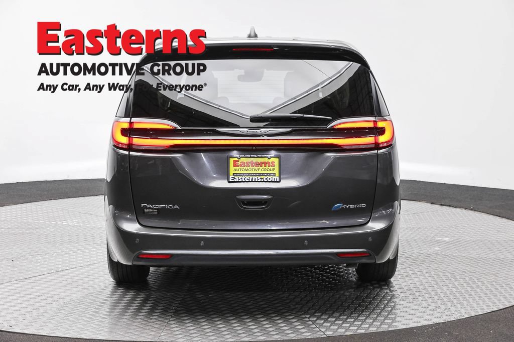 Used 2022 Chrysler Pacifica Touring-L w/ Uconnect Theater Family Group FWD image 5