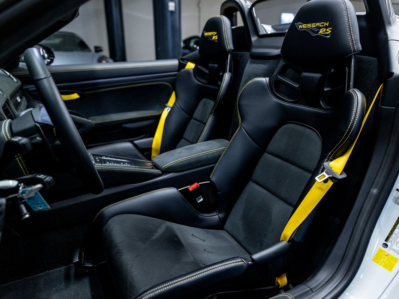 Certified 2025 Porsche 718 Boxster Spyder RS RWD image 5