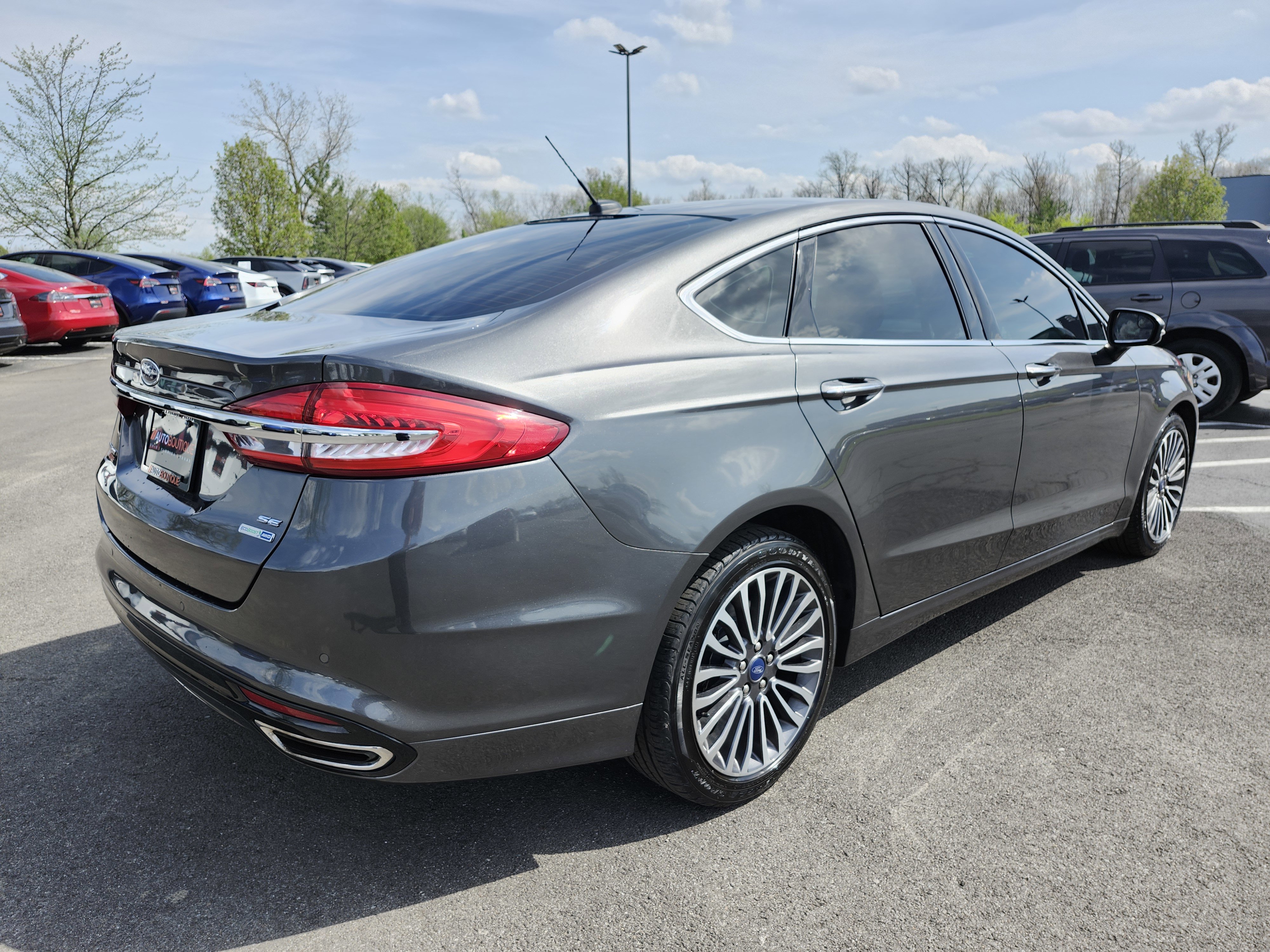 Used 2018 Ford Fusion SE w/ Fusion SE Technology Package image 19