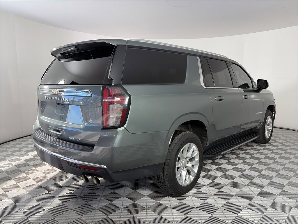 Used 2023 Chevrolet Suburban Premier image 7