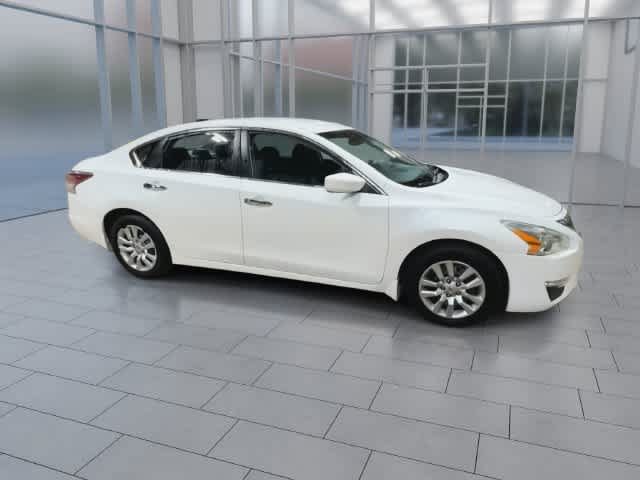 Used 2015 Nissan Altima 2.5 S w/ Power Driver Seat Package FWD image 2