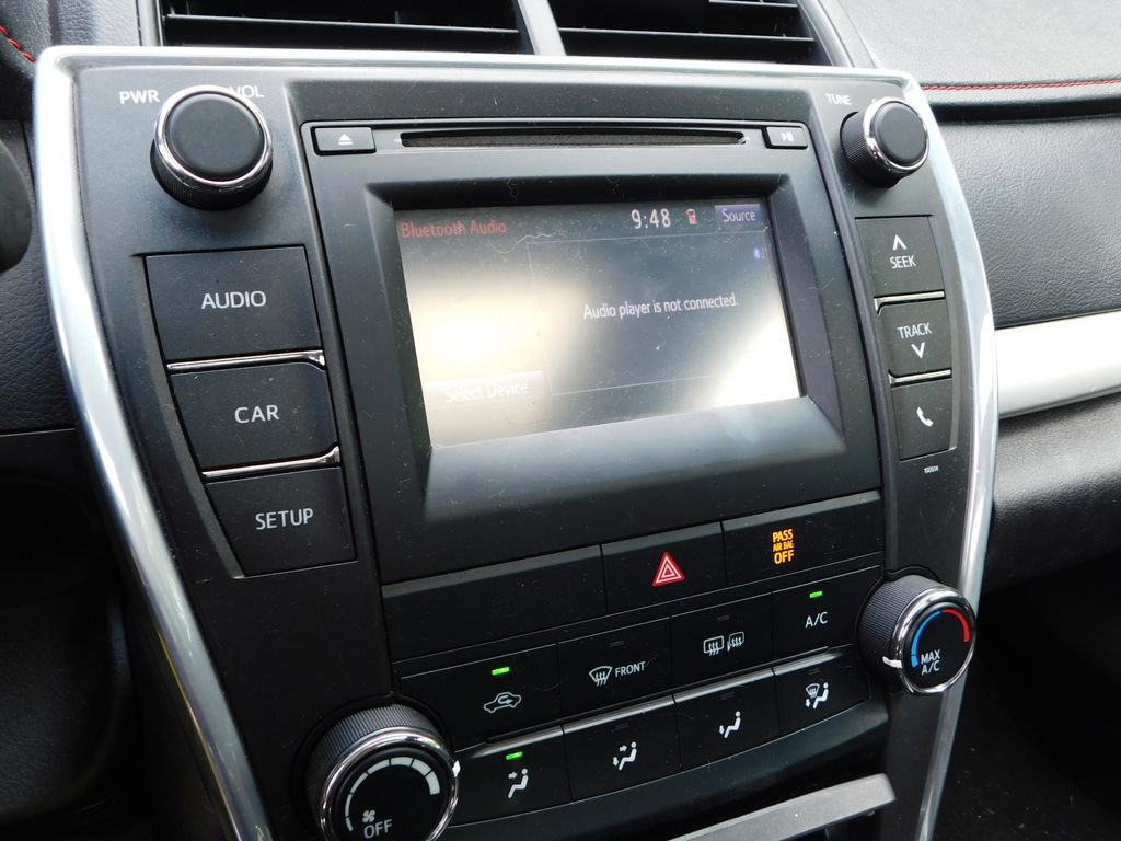 Used 2017 Toyota Camry SE w/ Moonroof Package FWD image 11