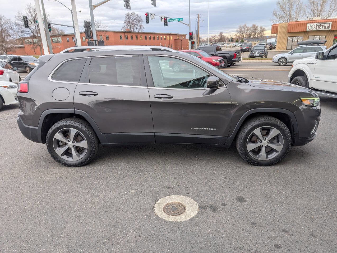 Used 2019 Jeep Cherokee Limited w/ Trailer Tow Group image 8