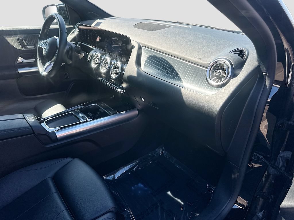 Used 2025 Mercedes-Benz GLA 250 image 27