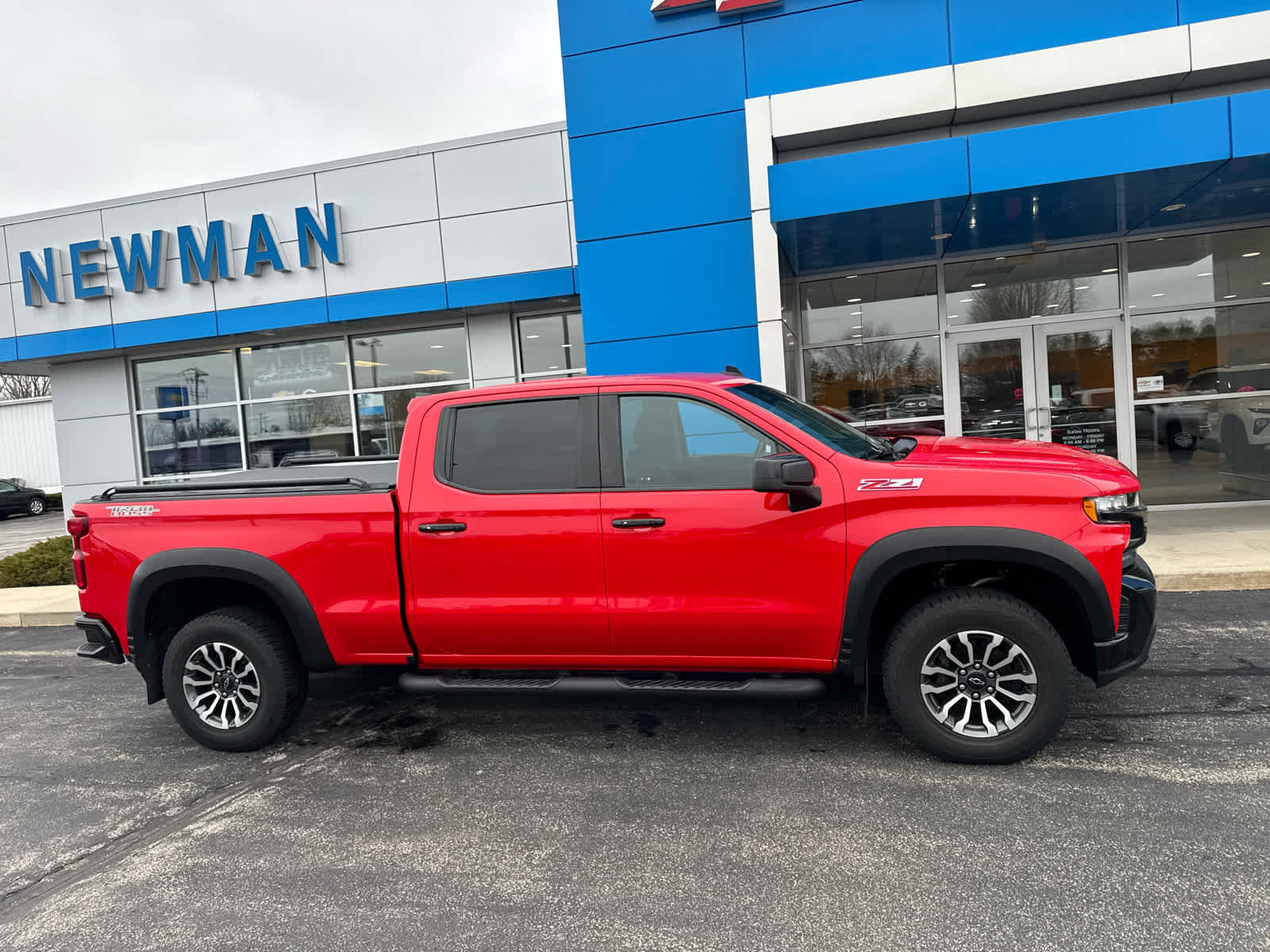 Used 2019 Chevrolet Silverado 1500 LT Trail Boss image 2