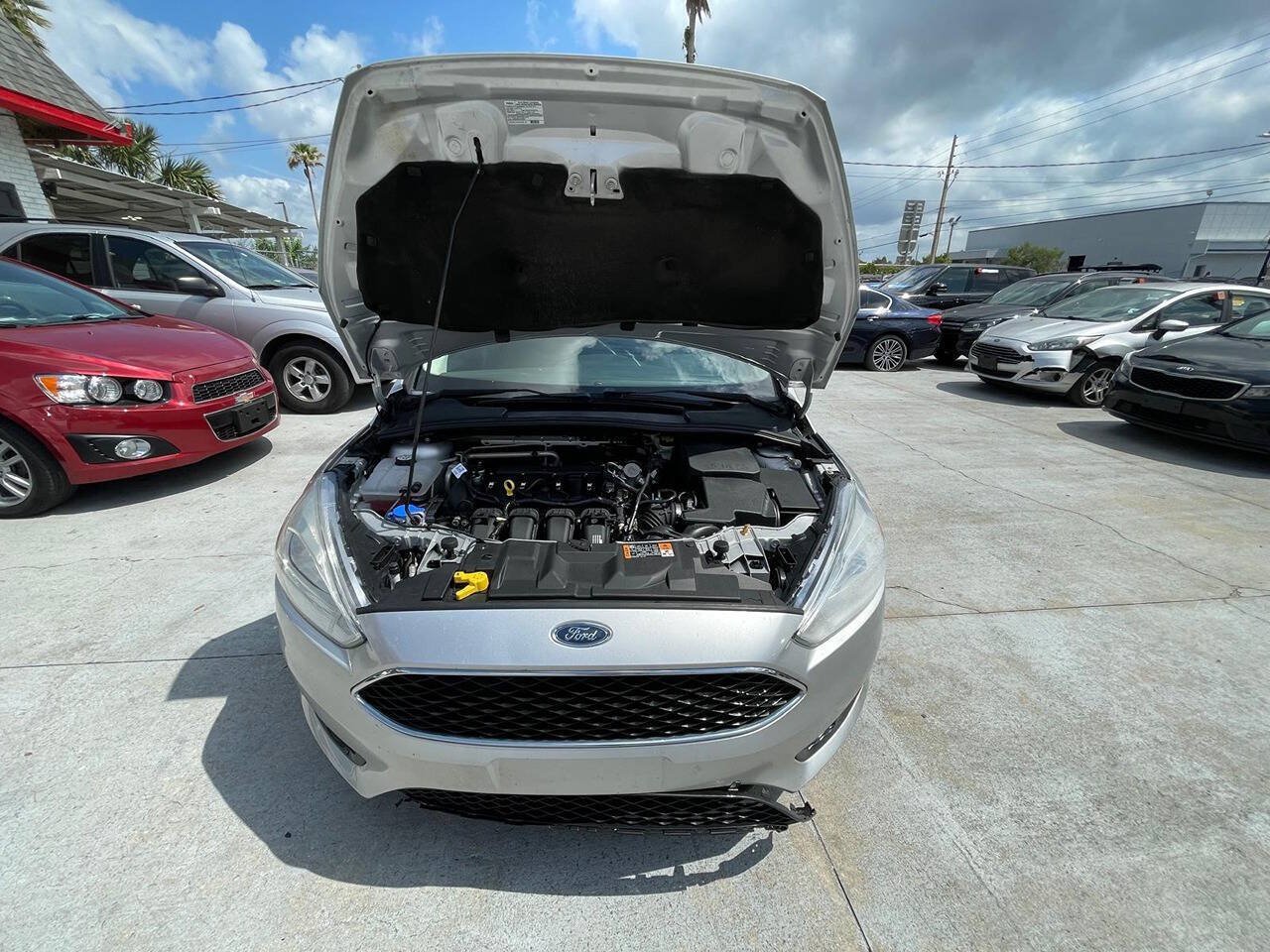 Used 2016 Ford Focus SE w/ SE Sport Package FWD image 12
