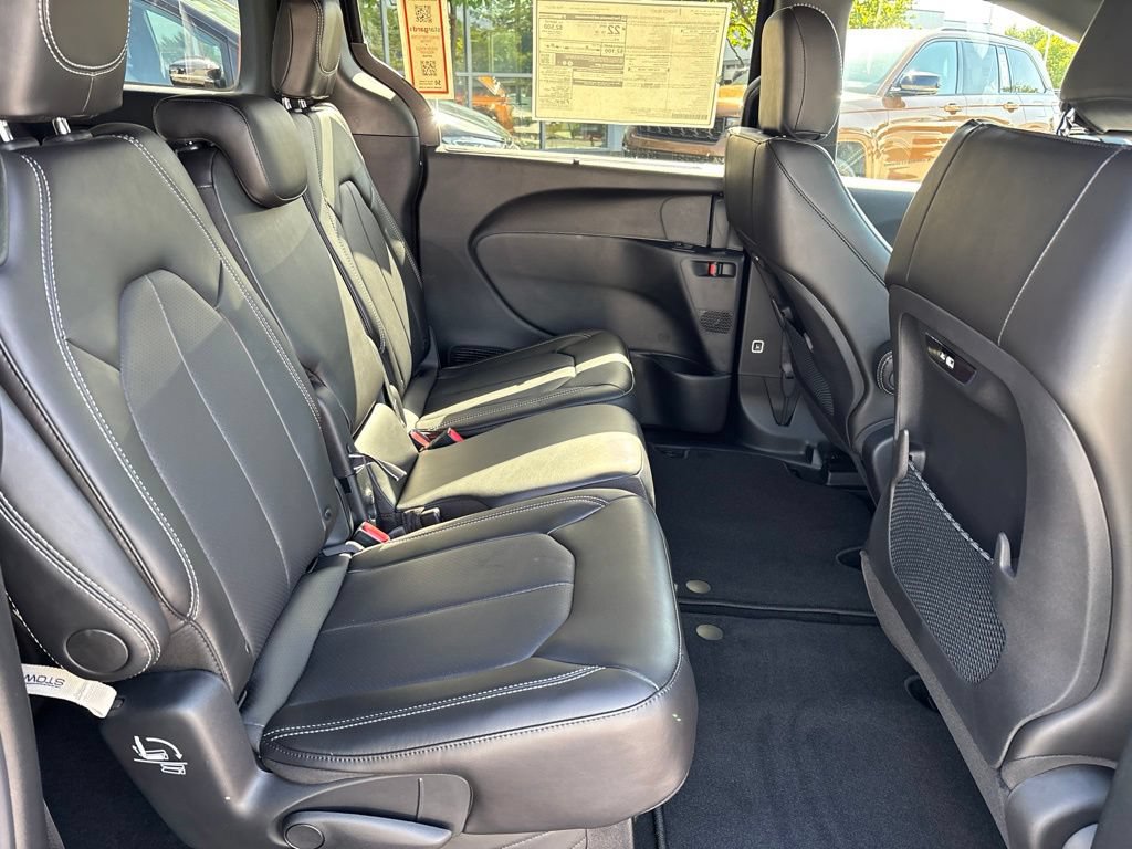 New 2027 Chrysler Pacifica Select FWD image 20