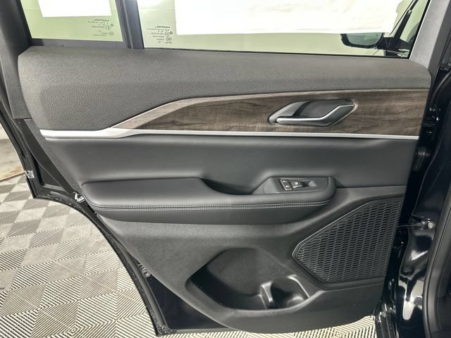 New 2026 Jeep Grand Cherokee Altitude AWD/4WD image 12