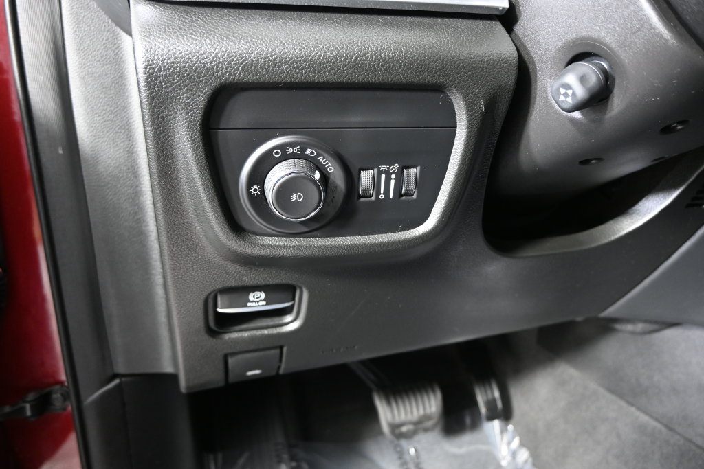 Used 2022 Jeep Grand Cherokee Overland AWD/4WD image 24