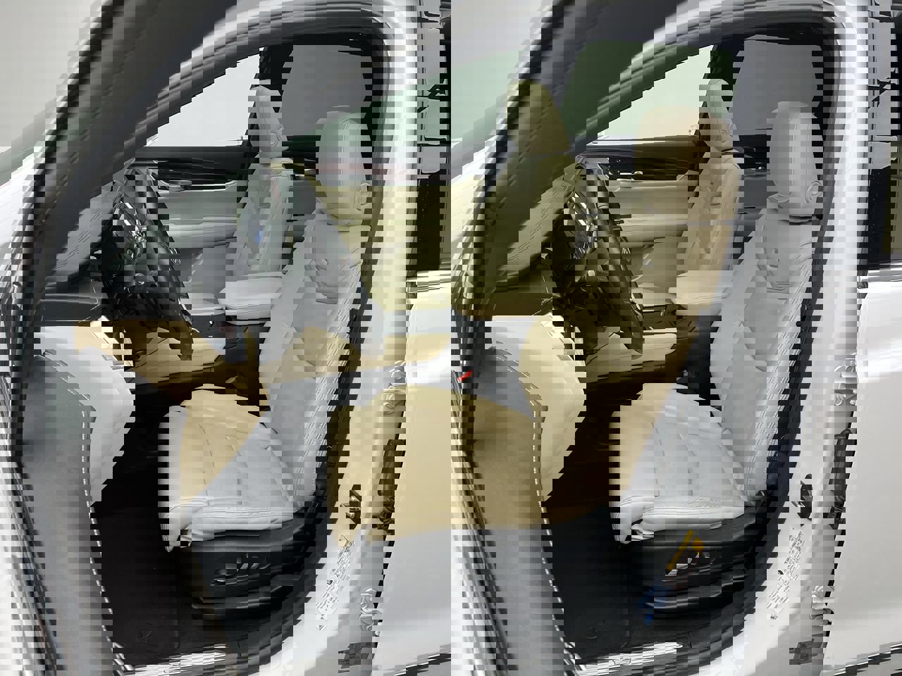 Used 2017 Cadillac XT5 Luxury w/ Driver Awareness Package image 10