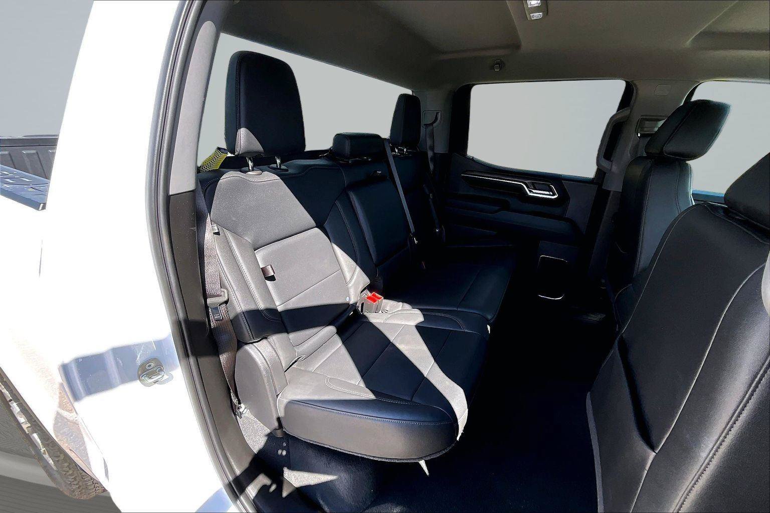 Used 2024 GMC Sierra 1500 SLT AWD/4WD image 27