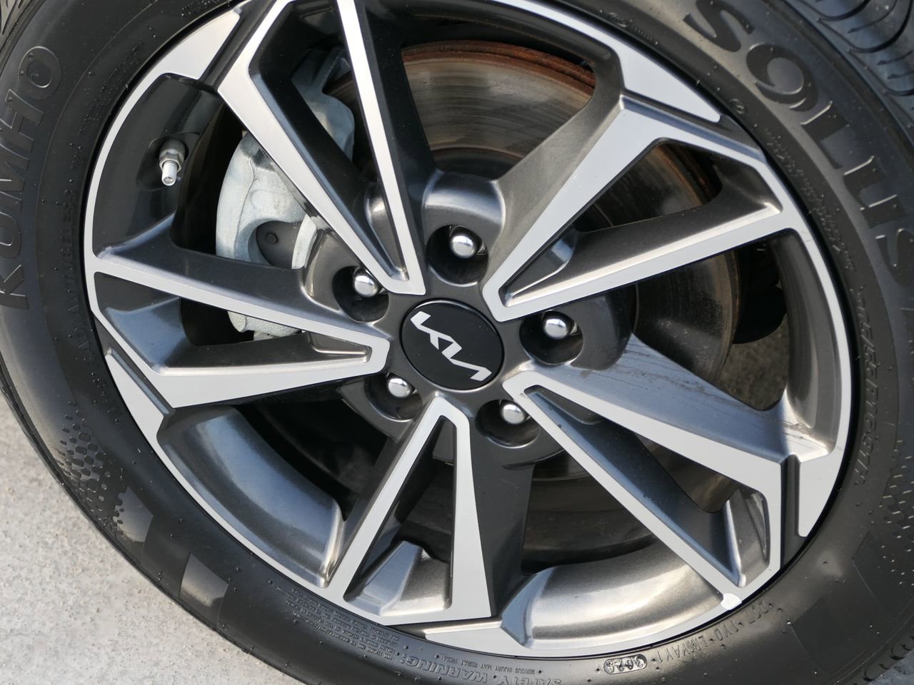 Used 2022 Kia Forte LXS image 11