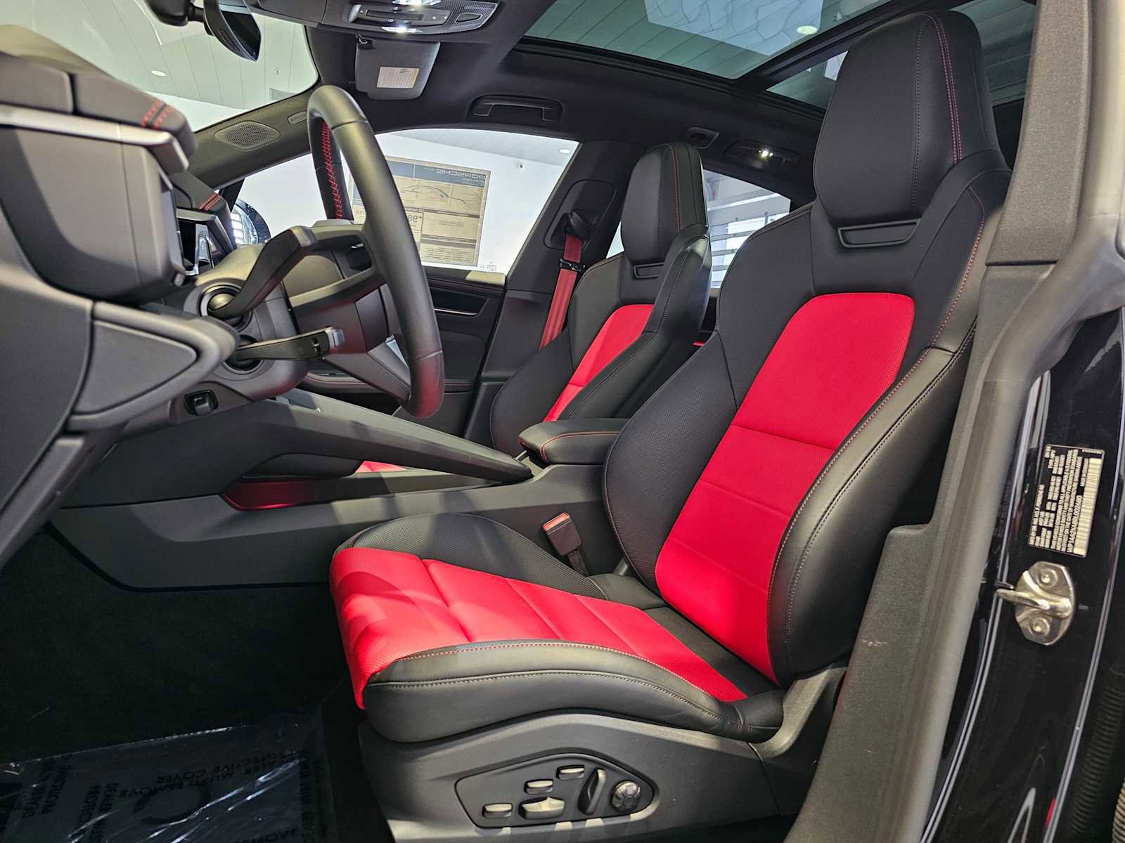 New 2024 Porsche Macan 4 Electric image 5