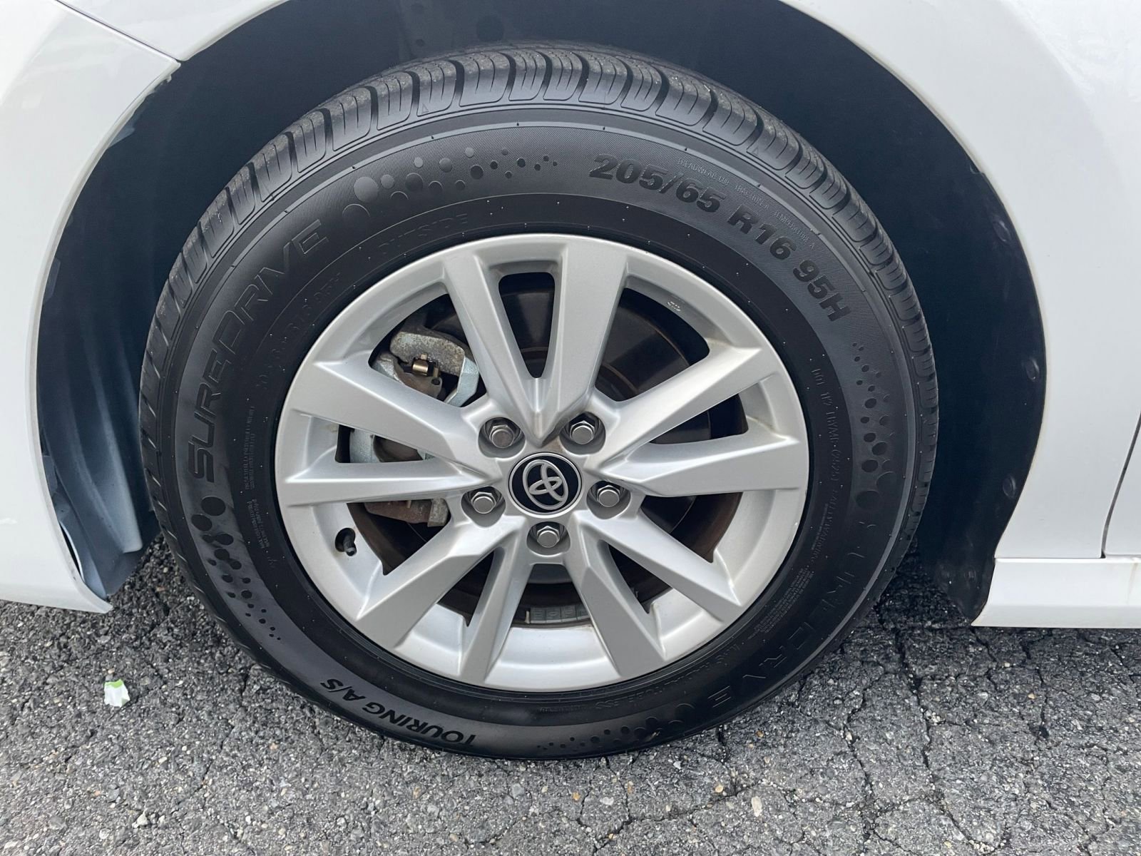 Used 2025 Toyota Camry LE image 29