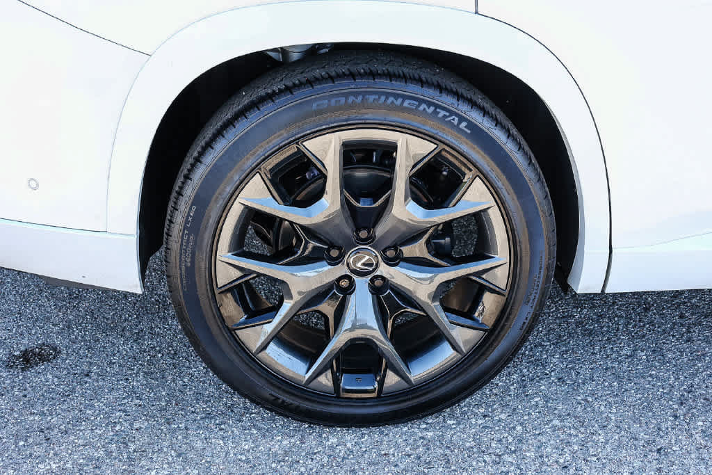 Used 2025 Lexus TX 500h AWD w/ Technology Package image 8