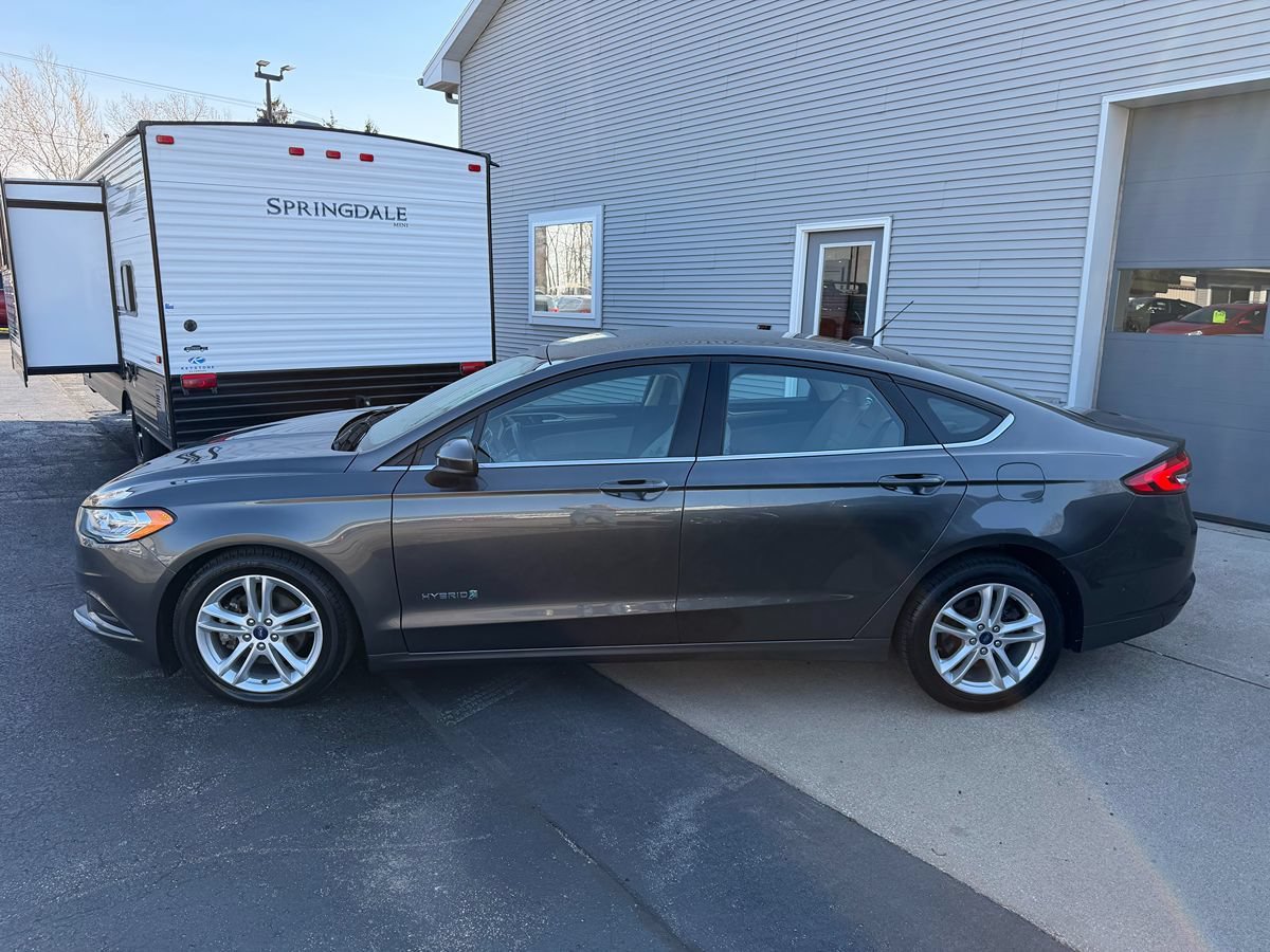 Used 2018 Ford Fusion S FWD image 2