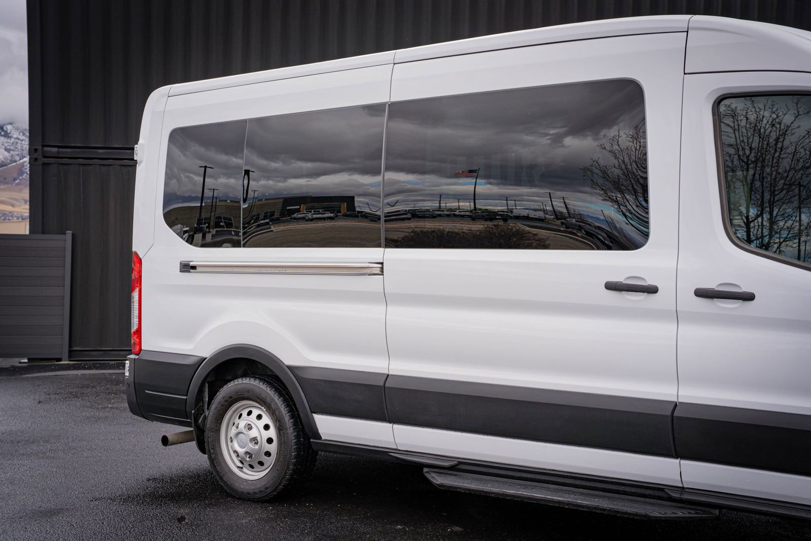 Used 2022 Ford Transit 350 XLT image 5