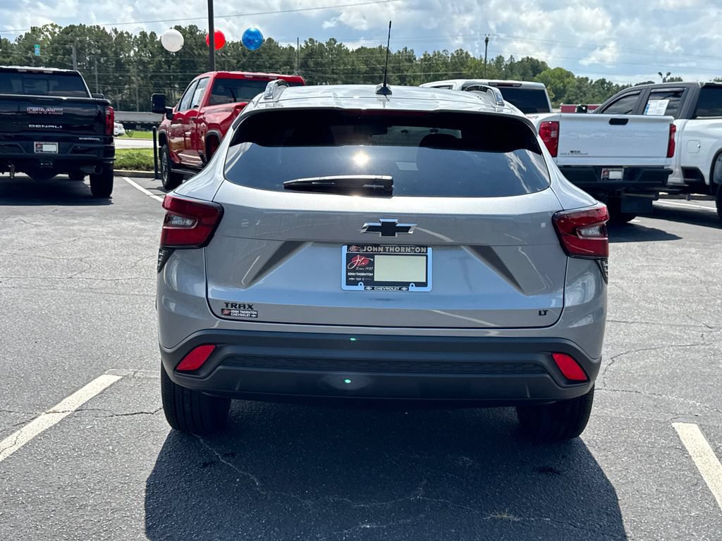 New 2026 Chevrolet Trax LT w/ Midnight Edition FWD image 7