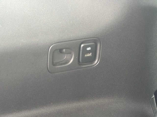 Used 2020 GMC Acadia SLE w/ Driver Convenience Package FWD image 14
