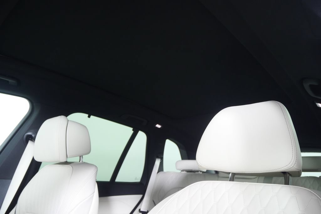 Used 2026 BMW X5 sDrive40i w/ Executive Package RWD image 12