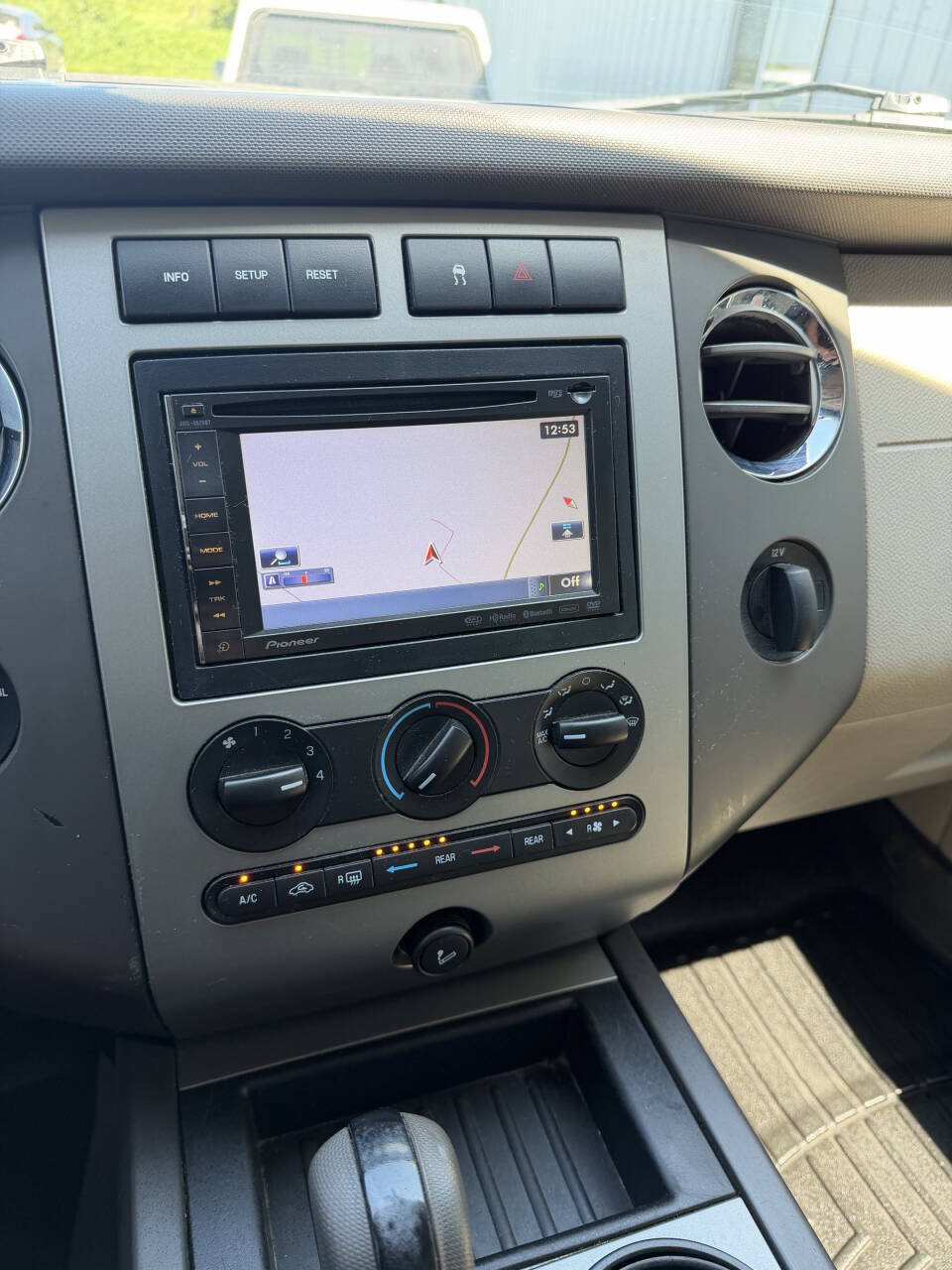 Used 2010 Ford Expedition XLT AWD/4WD image 19