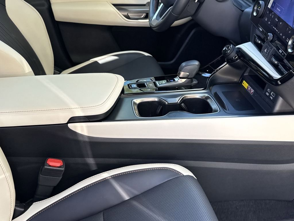 Used 2024 Lexus NX 250 FWD image 24