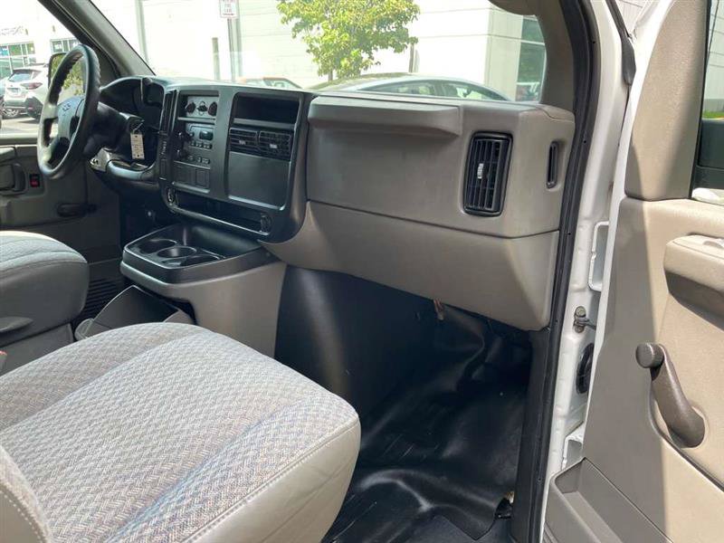Used 2007 Chevrolet Express 3500 Extended RWD image 36