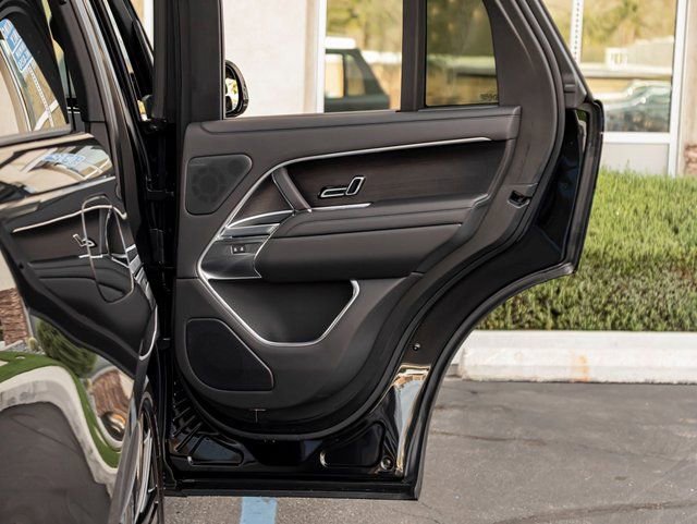 New 2026 Land Rover Range Rover SE image 24